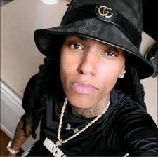 Dez Clark's Instagram, Twitter & Facebook