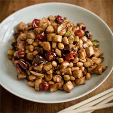 Plus, the addicting sweet and tangy sauce makes this taste so delicious! Rezept Von Fuchsia Dunlop Gong Bao Huhn Mit Erdnuss Valentinas Kochbuch De