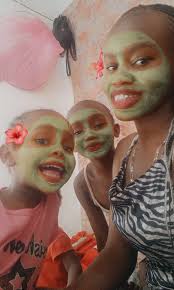 Greetings:) My name is Quinn Weaver, and I'm a 20-year-old university  student from upstate New York. I'm currently pursuing a degree in  Elementary Education with a minor in Special Education at the