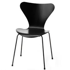 Der erste stuhl ameise hatte drei stahlrohrbeine und bestand aus einer sitzschale aus einem stück schichtholz. Arne Jacobsen Stuhl 3107 Ameise Bauhaus Stuhl Design