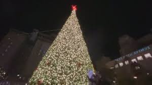 Compare prices & save money on holiday ornaments & decor. Macy S Lights Christmas Tree In San Francisco S Union Square During Private Holiday Ceremony Abc7 San Francisco