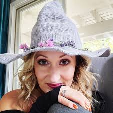 Hey ladies and gentlemen do any of you lovely folks know where I can get  bulk fabric? Like I am looking for 100+ yards of fleece. I am in Canada but  if