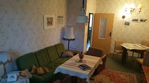 Plattenbauten und ein pompöser palast der republik entstanden, während der rest des landes. Ddr Wohnung B Z Berlin