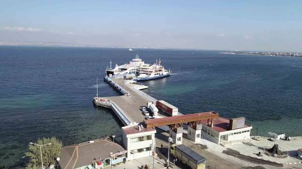 Yenilenen mevcut Gelibolu ve Lapseki İskelesi'yle Boğaz'ı geçişler artık daha hızlı.