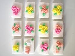 Ho sempre odorato usare le zollette di zucchero decorate, per dolcificare il tè del pomeriggio. Zollette Di Zucchero Decorate Www Leminicakedialeta Wordpress Com Leminicakedialeta Gmail Com Sugar Cubes Cube Sugar