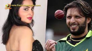 Pak models Strip Challenge To Pakistan Team | India Vs Pakistan | #IndVsPak  - YouTube