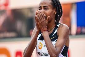 Jun 06, 2021 · die niederländerin sifan hassan hat beim meeting in hengelo einen weltrekord über 10'000 m aufgestellt. 10 000 Metres News World Athletics