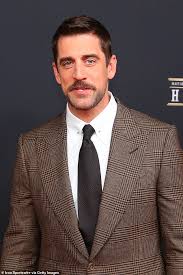 Aaron charles rodgers is an american football quarterback in the national football league (nfl). Green Bay Packers Qb Aaron Rodgers Reveals He S Set To Guest Host Episodes Of Jeopardy Daily Mail Online