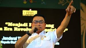 Kepala staf presiden moeldoko menyebut perkara banyak orang yang mendatangi rumahnya jadi pemicu dirinya terlibat isu 'kudeta' partai demokrat. Tok Moeldoko Terpilih Pimpin Partai Demokrat Marzuki Alie Jadi Ketua Dewan Pembina