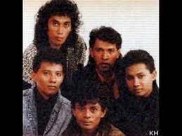 Ku anggapkan semalam satu kenangan nan suram bila cinta kita putus di jalan ku harapkan impian menjadi kenyataan namun aku kecewa mudahnya kali ini walaupun ku tahu bersungguh benar rasa hatimu. Bukan Ku Tak Sudi Iklim Youtube