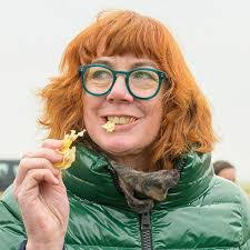 Sarah Cloyd's Instagram, Twitter & Facebook