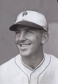 EDIT: The only major league player to hit 4 triples in a game was Rap Dixon  of The Negro National League's Chicago American Giants, in 1930. No player  in the AL/NL since