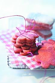 Dans Cet Article Vous Allez Decouvrir 16 Recettes De Biscuits De Noel Que Vous Allez Adorer La Desserts With Biscuits Biscuit Cookies Christmas Cookies Easy