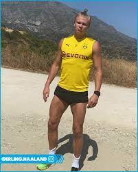 Check spelling or type a new query. Amazon Prime Video Sport On Twitter Erling Haaland With The Cr7 Style