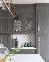 Offene, schwarze küche mit großer kochinsel. The Perfect Scandinavian Style Home Glass Kitchen Cabinets Grey Kitchen Cabinets Grey Kitchen Designs