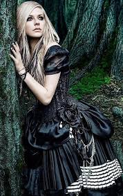 Avril Lavigne In A Really Cute Black Dress In Her Music Video Alice Avril Lavigne Fashion Style