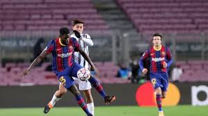 Watch spanish la liga streams online and free. The Referee Eats A Penalty From Umtiti In The 90th Minute Of Barca Levante Ruetir