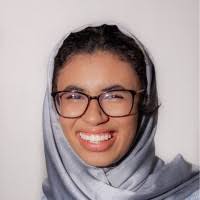 70+ profilů „Nora“