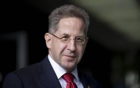 Als hans georg maaßen vor drei wochen abends um neun einen anruf von bundesinnenminister die kleine runde brille mit dem goldrand erinnert eher an einen intellektuellen der weimarer republik. Diskussion Um Maassen