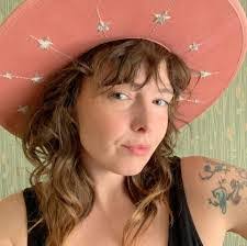 Jackie Alger's Instagram, Twitter & Facebook