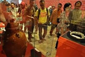 Shalawat beserta salam marilah kita kirimkan kepada baginda nabi muhammad saw, keluarga, para sahabat, serta pengikutnya hingga akhir zaman. Cara Buat Pelajaran Sejarah Tak Membosankan Republika Online