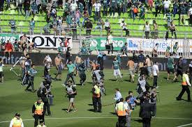 Odds for santiago wanderers vs colo colo 29 july 2021. Torneo De Apertura Colo Colo Wanderers Suspendido Por Desastre En Valparaiso As Chile