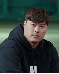 NL Pitcher of the Month? Ryu better believe it. Congratulations, Hyun-Jin  Ryu!