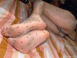 隔着丝袜无套插入肥美肉鲍，这摩擦力干的小少妇嗷嗷直叫(6) -爱微社区