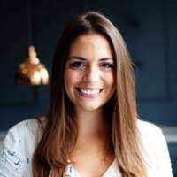 Robyn Kinney's Instagram, Twitter & Facebook