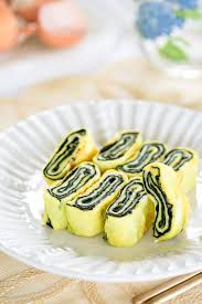21.12.2018 · this egg roll korean style is an egg rolled omelette and eaten as a savoury side dish. Gyeran Mari Rolled Omelette With Seaweed Korean Bapsang