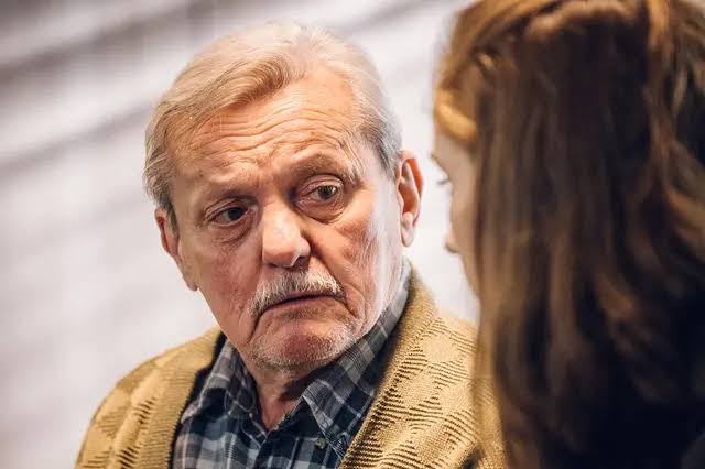 Galerie - Galerie: Odchod do herecké penze se odkládá! Hvězda seriálu Vyprávěj se na plac vrátila po těžké operaci - foto 1 - Květy.cz