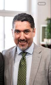 Hamasledare som jagas av tysk polis tycks ha tagit sig till islamisters  fäste i Nordens Ramallah! Knacka på Jamal Al Hajs dörr! Omni rapporter om  Hamasledaren: ”Majed al-Zeer, som av tysk underrättelsetjänst