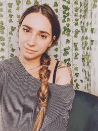 It's very beautiful hairstyle, isn't it?