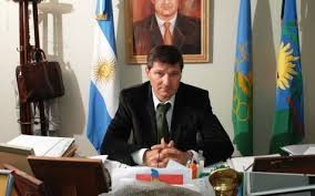 Hace unos 10 días había sido diagnosticado positivo de coronavirus y cursaba la enfermedad con tratamiento en su domicilio. Prision Preventiva Para El Ex Intendente De Lincoln Detenido Por Corrupcion Politica Y Economia