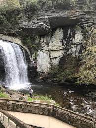 The textured water with bubbles and waves really sparkles in the sunlight. Looking Glass Falls Pisgah Forest 2021 All You Need To Know Before You Go With Photos Tripadvisor