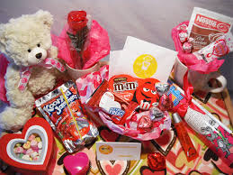 20 perfect gifts ideas for the. Special Valentine Gifts For Girlfriend Consisting Of Sweets And Chocolates Allshoppingoffers Com
