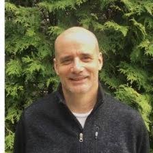 Présentation de ✨ SIMON ROCHE ✨ Sculpteur de Longueuil qui expose une  sculpture cette année. Simon Roche est un sculpteur de Longueuil, dont la  passion pour la matière s'est révélée après une