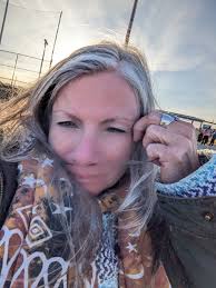 Current situation with pets and a leg pillow