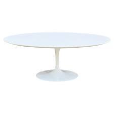Saarinen round coffee table in oak top. Eero Saarinen Coffee And Cocktail Tables 18 For Sale At 1stdibs