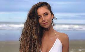 «yo no me he sacado las costillas, las pechugas son mías, el pelo es mío». Cambio Mucho O Esta Igual Esta Es La Antigua Fotografia De Camila Gallardo Que Comentan En Redes Sociales