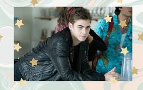 Hero fiennes tiffin on instagram: Hero Fiennes Tiffin Da Atencao Aos Fas Em Set De Filmagens Do Terceiro Filme De After Todateen