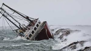 sinking ship rich green photography