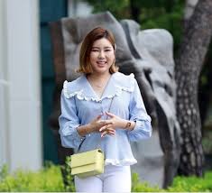 이에 송가인 팬클럽 어게인은 '해당 정치인이 송가인의 팬이라기에 선거기간이 아닌 2019년 광주지역 행사 때 찍어 드린 것이다. ë¸Œë ˆì´í¬ë‰´ìŠ¤ 30ë…„ì˜ ê¸°ë‹¤ë¦¼ ì •í†µ íŠ¸ë¡œíŠ¸ê°€ìˆ˜ ì†¡ê°€ì¸