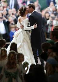 Prince Andrew Made Everyone Cry At Princess Eugenie S Wedding Reception In 2020 Princess Beatrice Wedding Eugenie Wedding Princess Eugenie