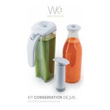 Faites Le Plein De Vitamines Avec Trois Recettes De Jus De Fruits Et Legumes A L Extracteur Mise Sous Vide Bouteilles De Jus Conservation