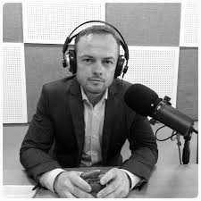 Але, за незрозумілими для мене причинами, товариш прокурор забув про те, що підсудний ще не відбув один рік та дев'ять місяців із попереднього терміну. Istorik Oleksandr Zinchenko Pro Kulturu Pam Yati Gromadske Radio