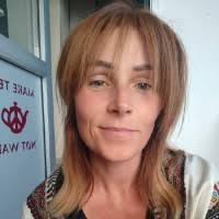 100+ ملفًا شخصيًا يحتوي على “Eileen”