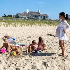 Hilaria baldwin has reassured fans that her family is doing ok after alec baldwin's shooting incident. Hilaria Thomas Baldwin Hilariabaldwin Instagram Photos And Videos Hilaria Baldwin Instagram How To Take Photos Hilaria Thomas