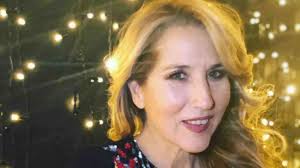 Carriera, vita privata e curiosità sulla cantante e conduttrice televisiva famosa per il brano siamo donne. Jo Squillo Chi E Carriera Vita Privata Della Cantautrice