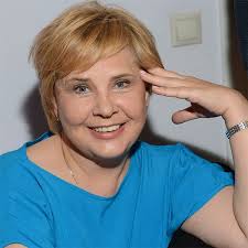 Актриса татьяна догилева решила рассказать о своем состоянии после госпитализации с коронавирусной инфекцией. Tatyana Dogileva Rasskazala O Borbe S Alkogolizmom I Depressiej Posle Neudachnoj Plastiki I Semejnyh Problem Vokrug Tv